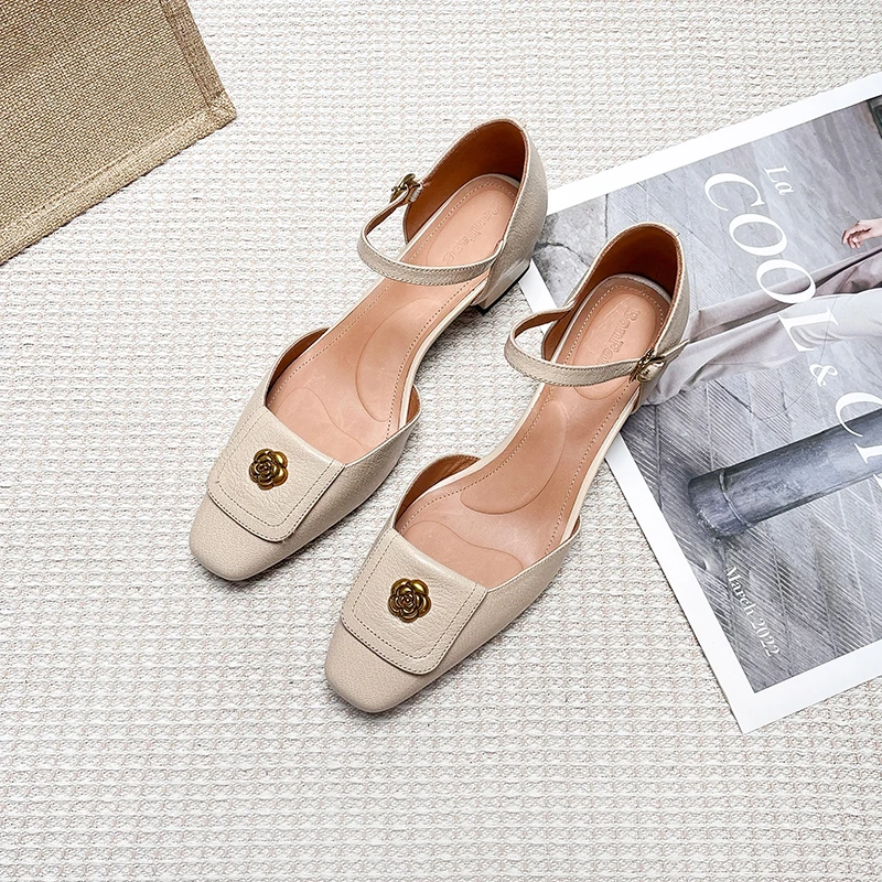 断码青沧断码清|34-40|4.0cm|法式包头金属山茶花一字带粗跟凉鞋