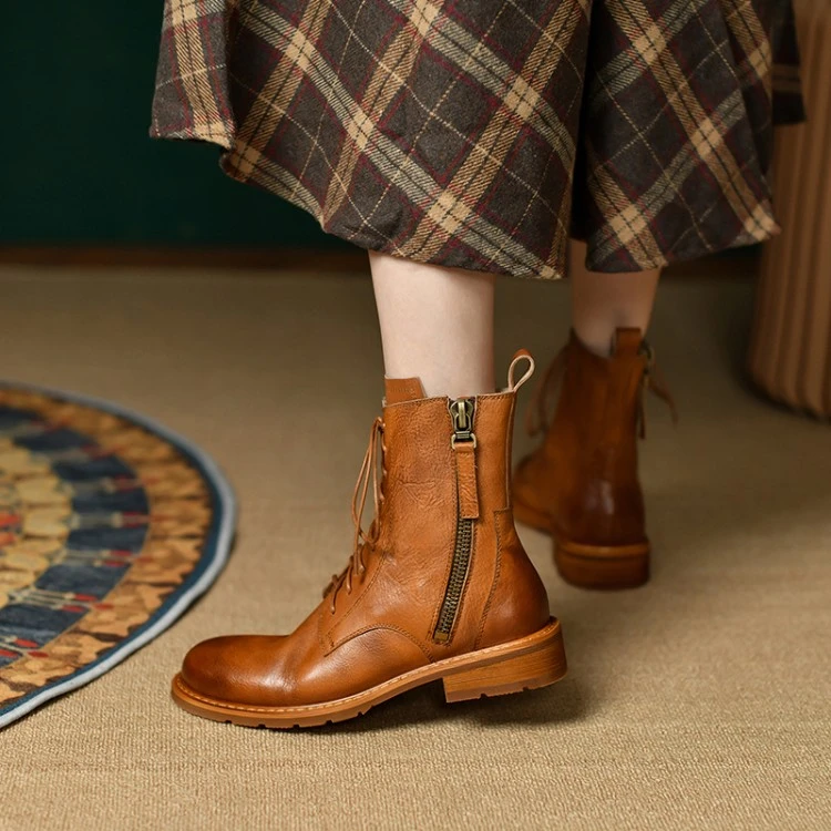 【跟高3公分】【尺码34-39】新款真皮圆头系带百搭秋冬粗跟女马丁靴