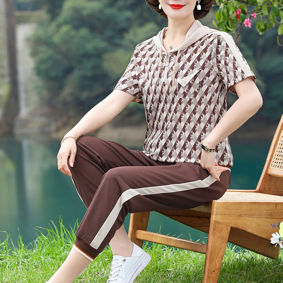 妈妈装中老年女显瘦洋气大码减龄套装中年薄款短袖休闲运动两件套