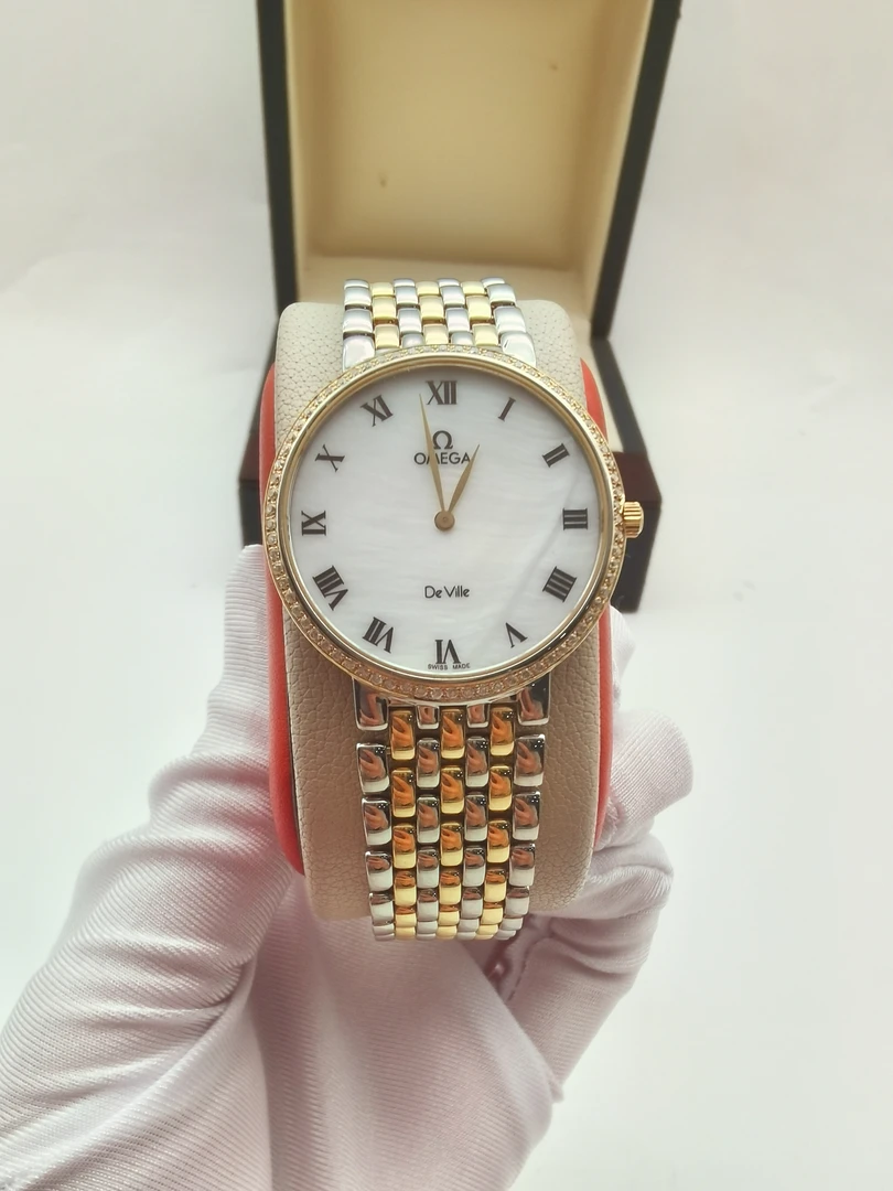 95新 Omega/欧米茄 32.5盘欧米茄碟飞后盘后钻18K间金石英女士表