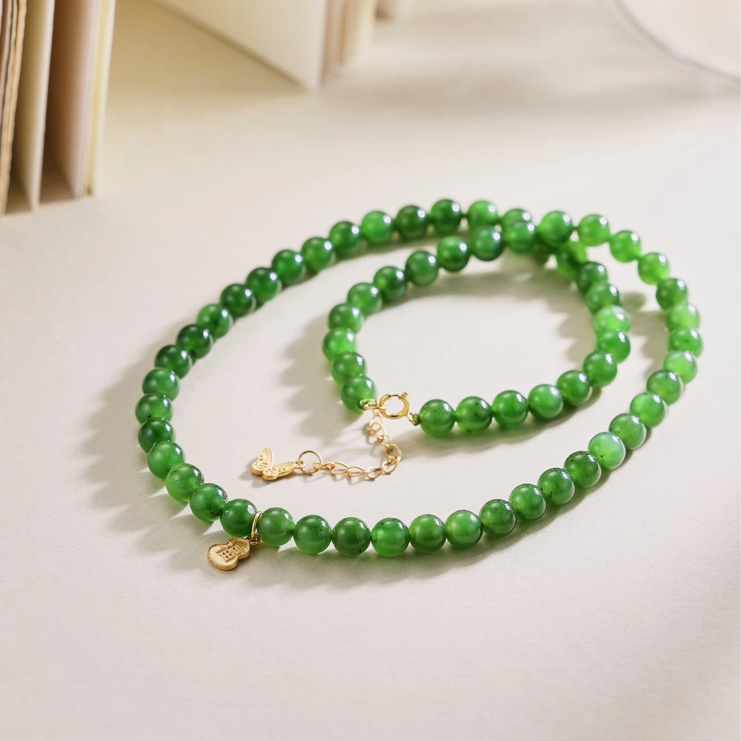 （天然玉石需包容天然痕迹）俄料和田玉妈妈链卡8 绿色长链气质