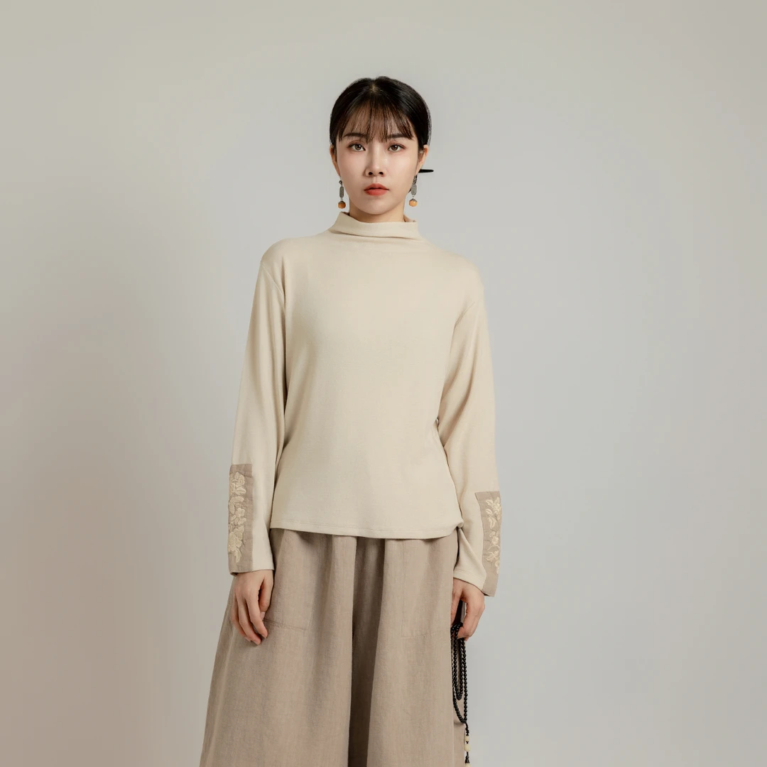 【以之】设计师品牌秋款半高领百搭长袖上衣大码复古绣花打底衫