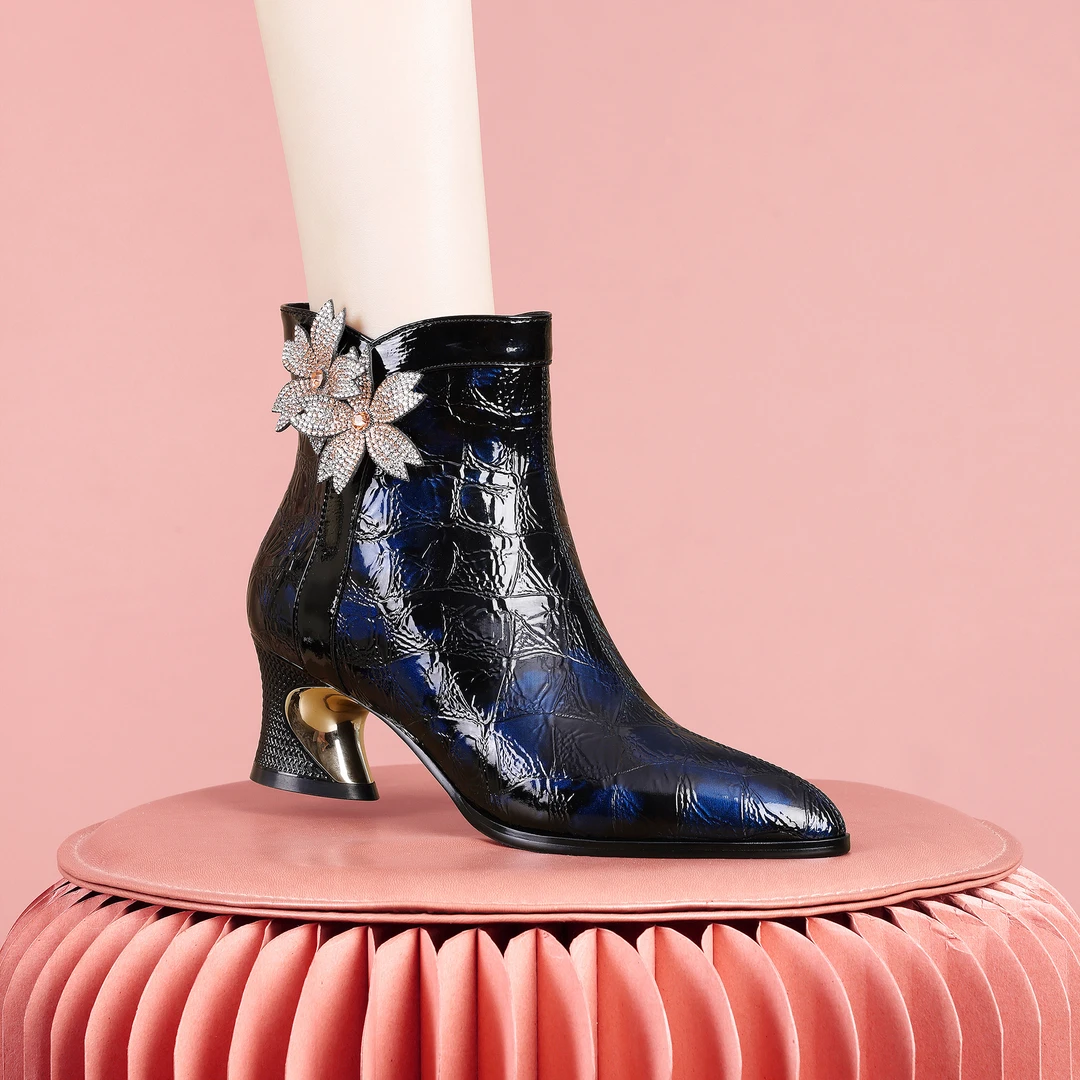 梵芮诗秋冬圆头钻饰花朵格子纹时尚气质绒里百搭粗跟女短靴-J0346