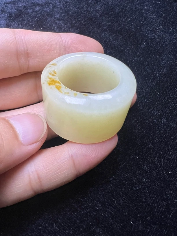 明清时期和田玉玉扳指