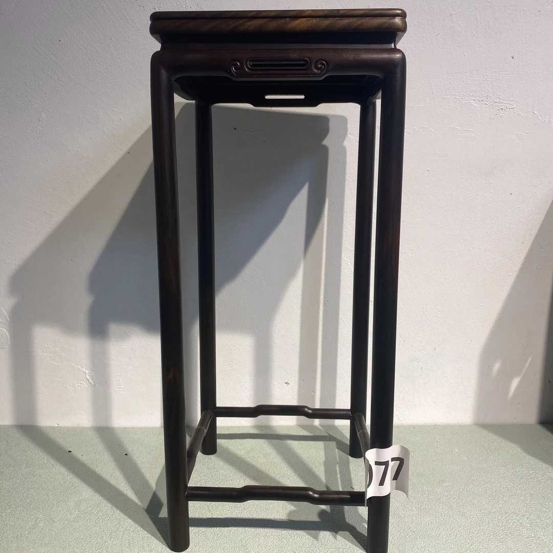 077大红酸枝全独板明式架子（宽17.5cm高41cm）