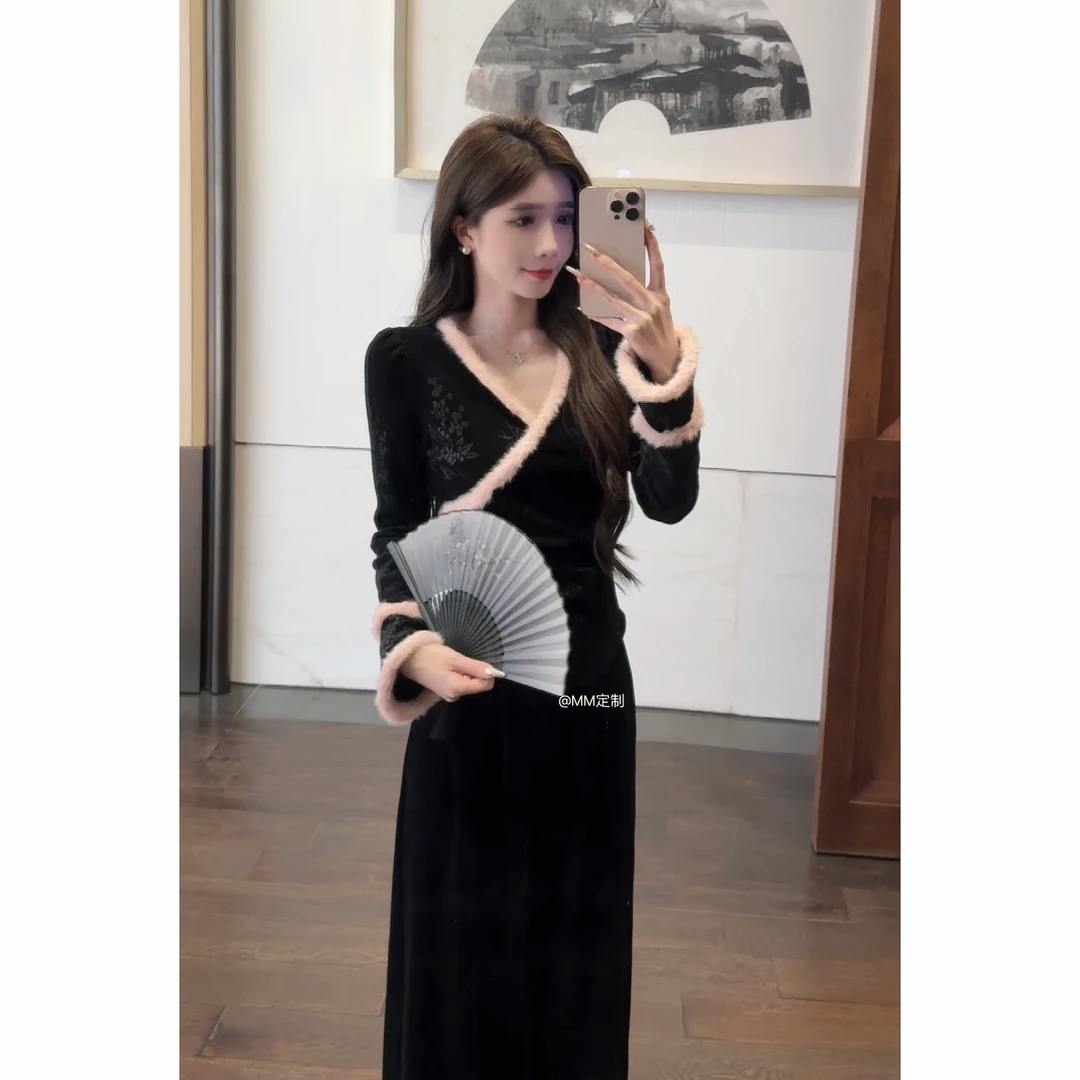 【精致小富婆】2024新款冬季黑色丝绒显瘦加厚上衣A333