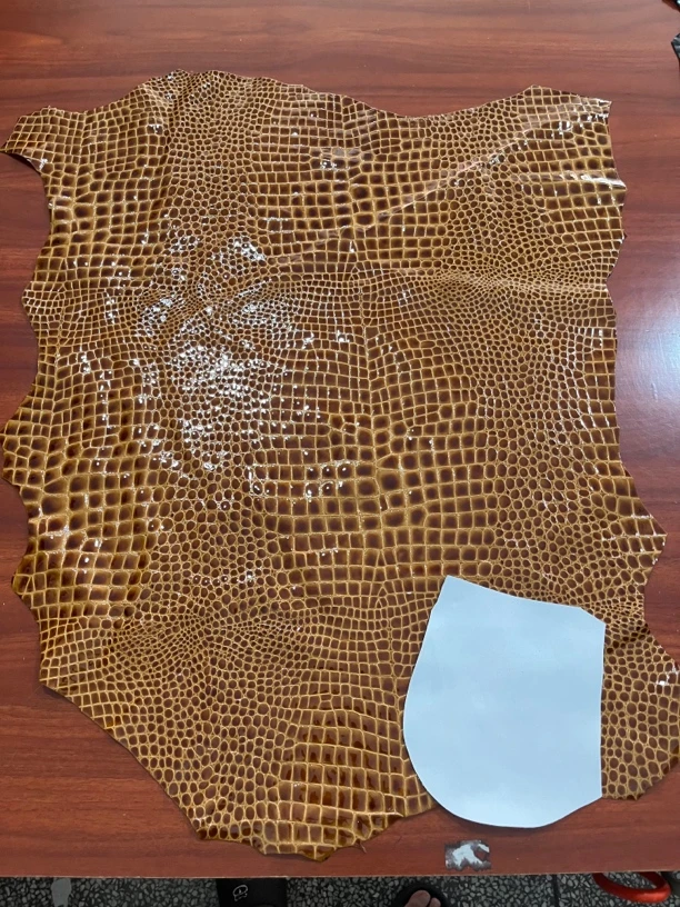 焦糖色鳄鱼纹羊皮高品质轻奢