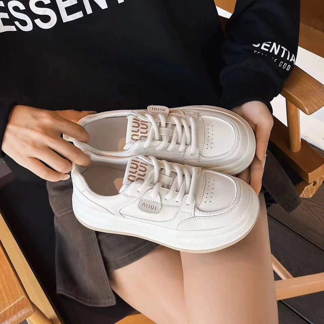 轩轩家【高货小白鞋】 轻巧秀气百搭时尚英伦风真皮韩版休闲鞋