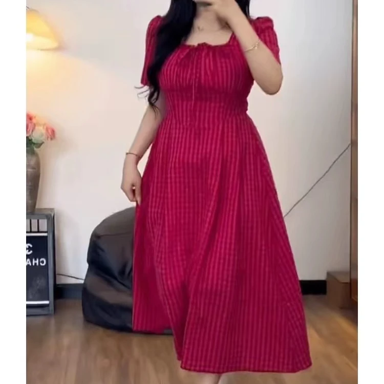 大码法式甜美连衣裙夏季显瘦收腰方领格子设计感甜辣风