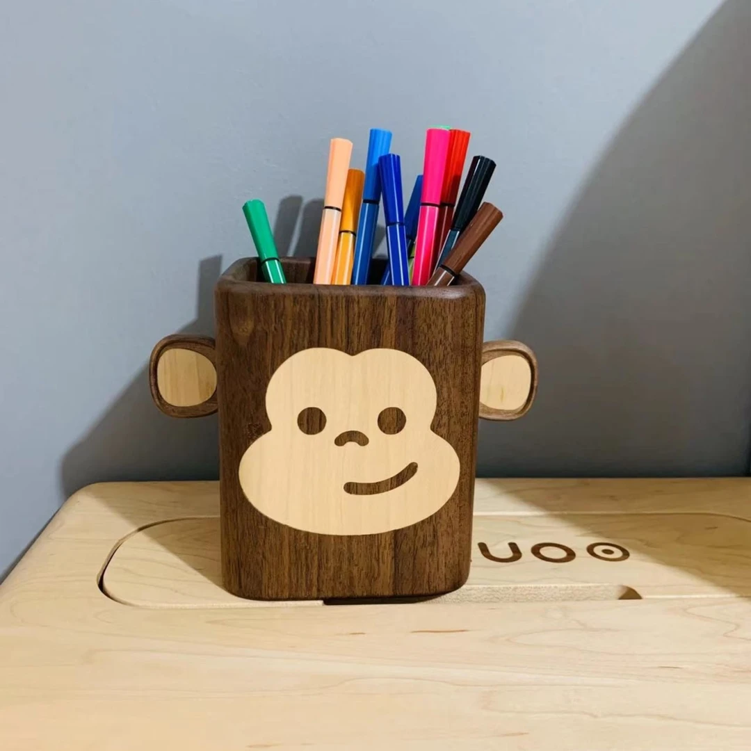 沐沐的房间黑胡桃小猴子笔筒