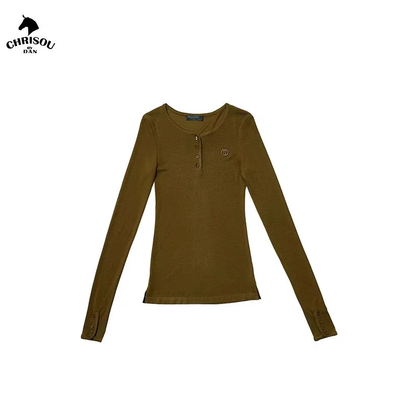 CHRISOU BY DAN 欧阳丹2024秋冬新款长袖v领纽扣徽标针织衫