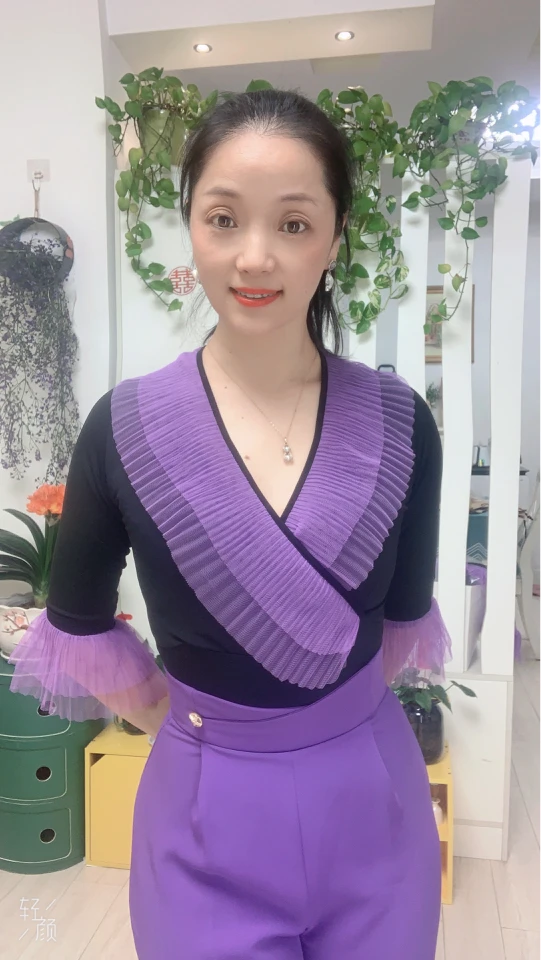 【惠莹】紫色花边大V领连体上衣