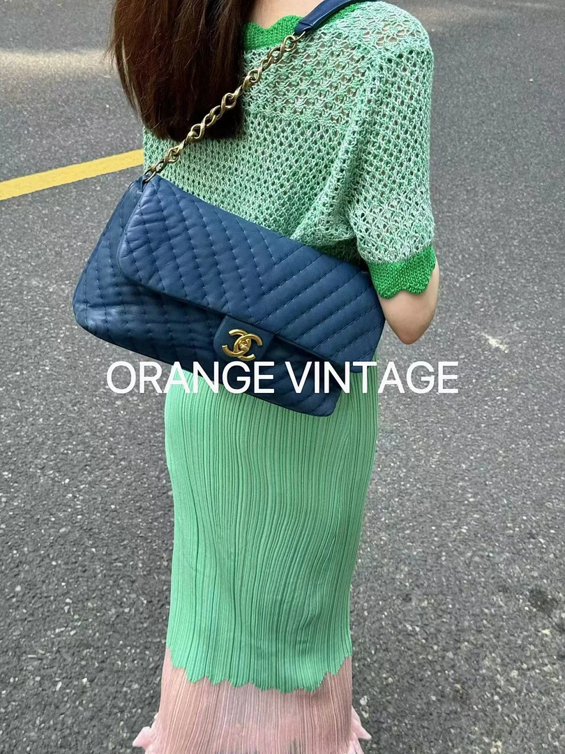 95新 Chanel/香奈儿 Chanel v纹金扣单肩腋下包