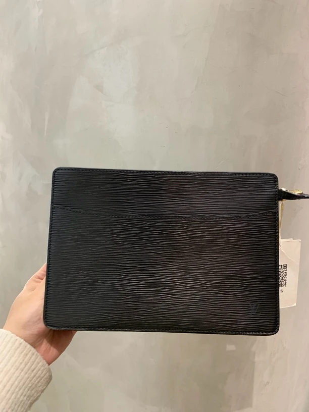 90新 LouisVuitton/路易威登 lv水波纹洗漱包 （内里通病粘黏）