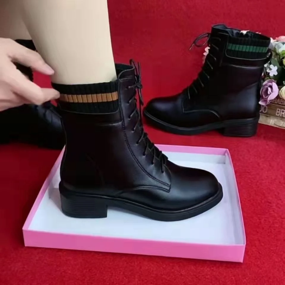 （工厂直销）冬季新款马丁靴女粗跟中跟英伦风加绒百搭真软皮女士靴