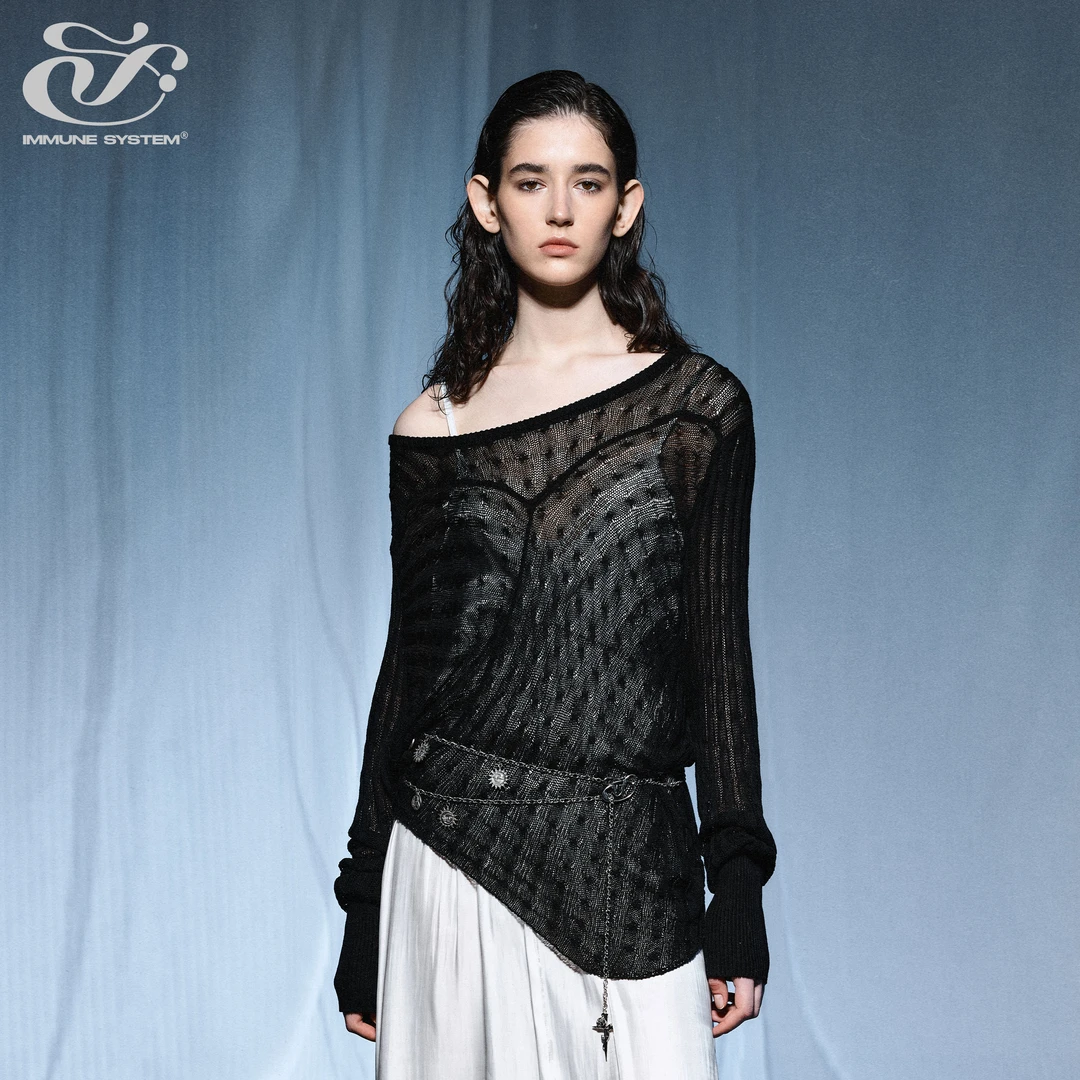 immune system免疫系统 变奏肌理 镂空设计不规则露肩毛针织衫