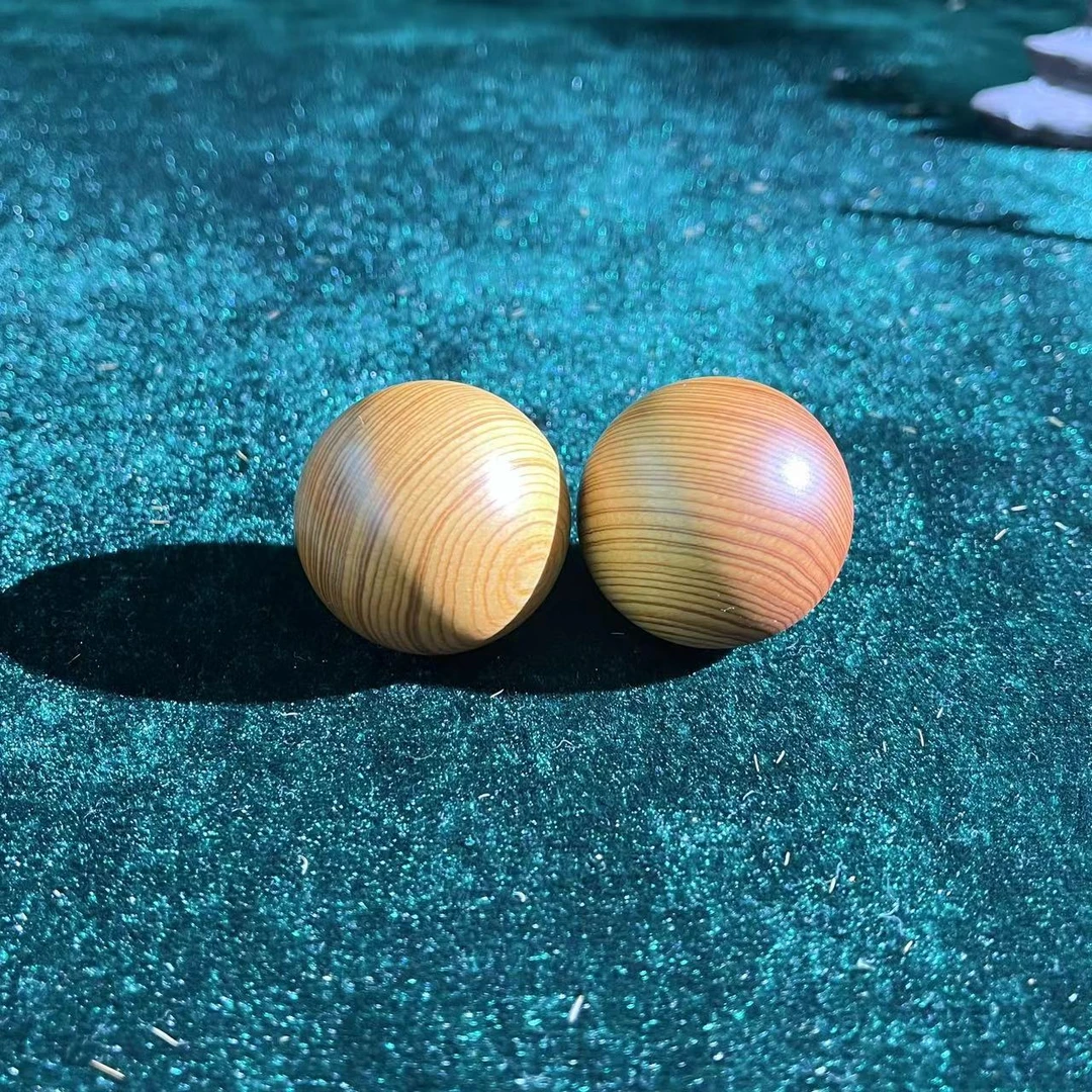 【九韵木语】崖柏陈化料5.0手球 有瑕 盘玩手球 YB19510