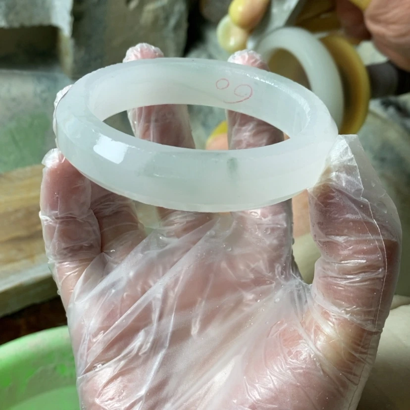【闪购商品】石英质玉（天山翠）手镯未镶嵌监**理定制