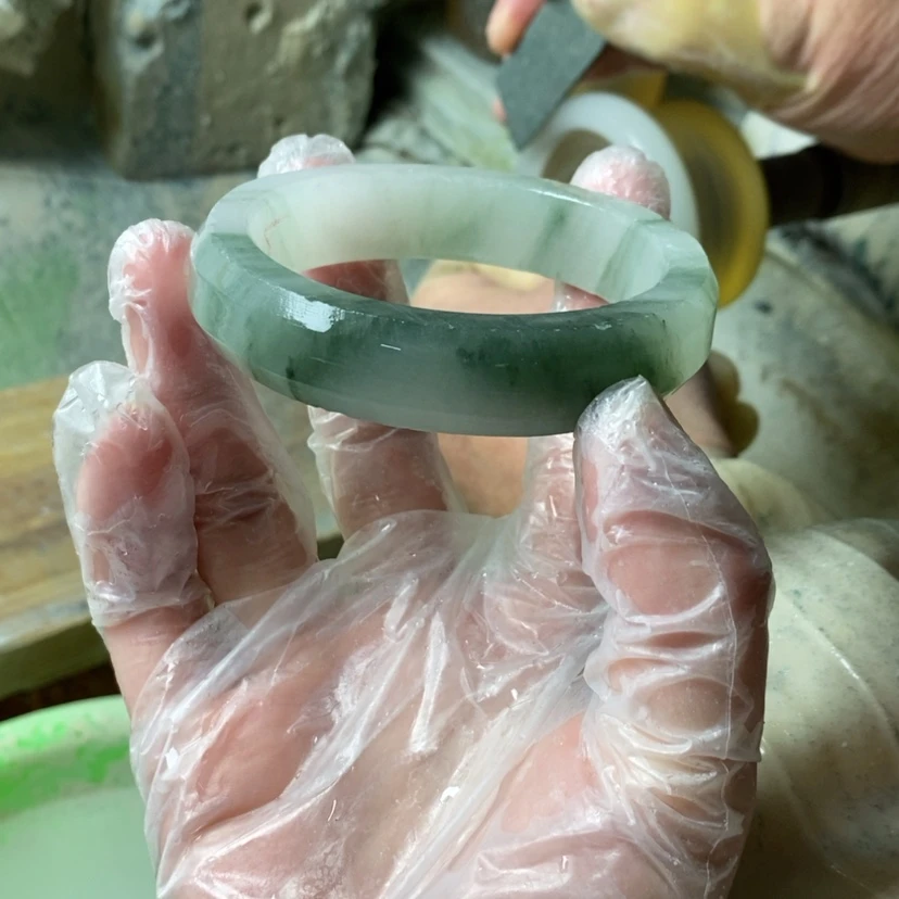 【闪购商品】石英质玉（天山翠）手镯未镶嵌西****雨定制