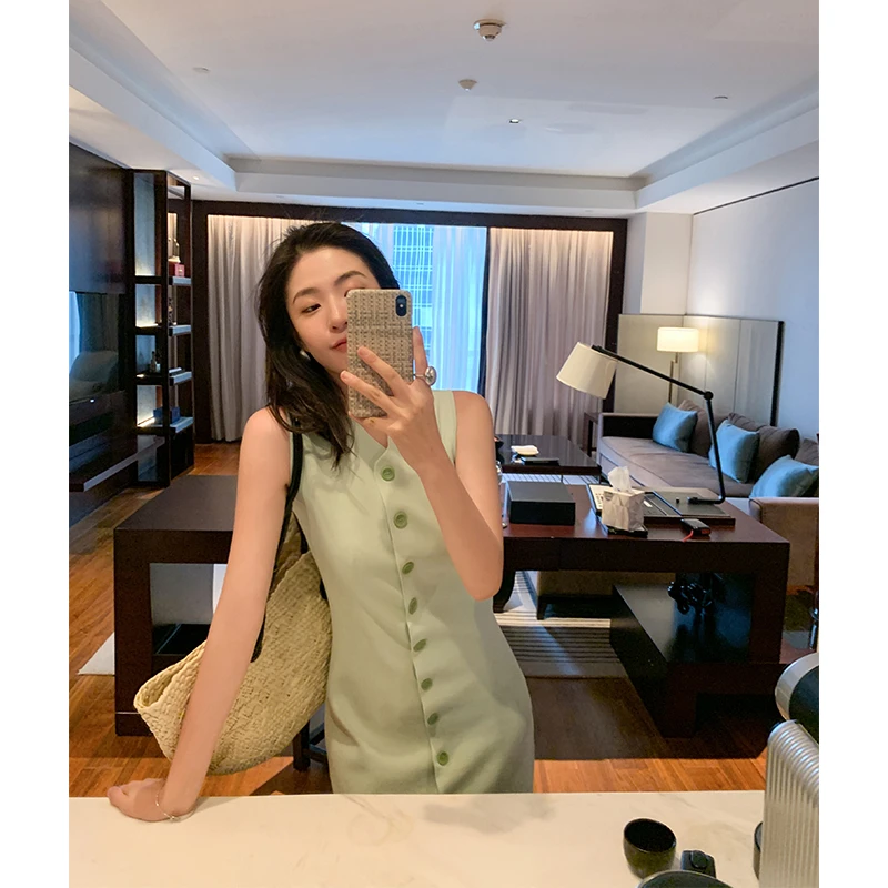 ADA MISS夏2024新款V领单排扣针织修身显瘦收腰连衣裙包臀短裙女