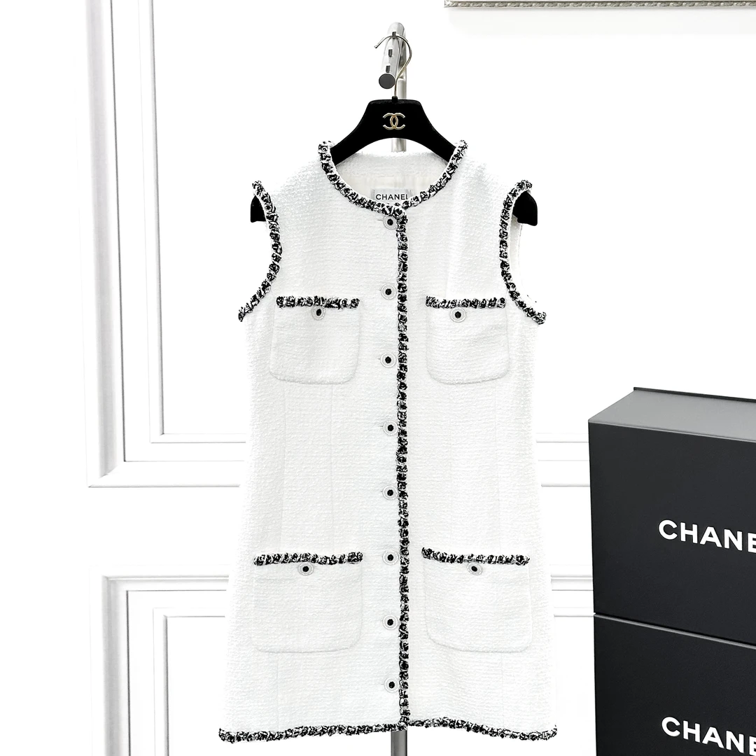 99新 Chanel/香奈儿 38码22P春夏预告白色四口袋粗花呢马甲