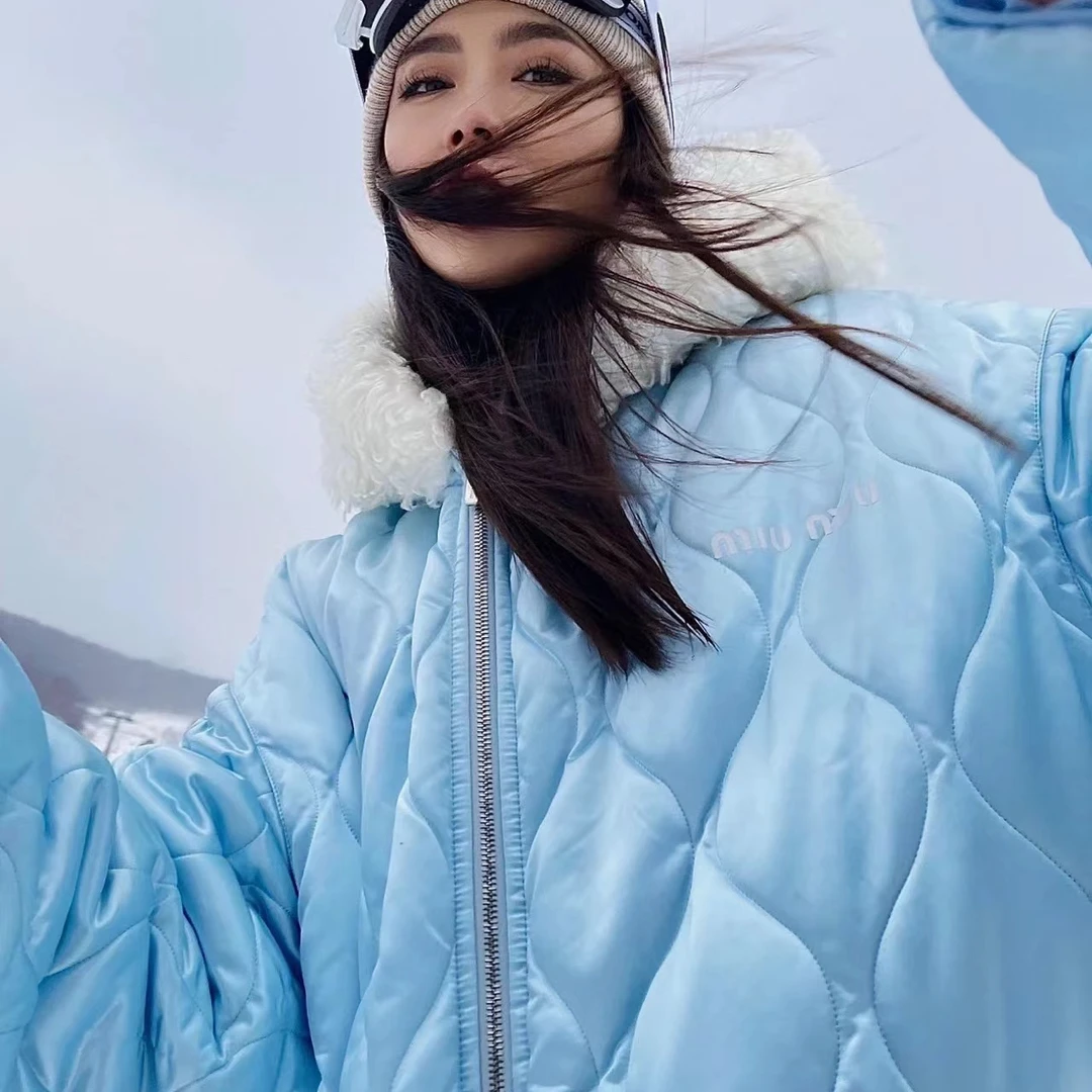 99新 MIU MIU/缪缪 38码 天蓝色亮面菱格纹连帽外套，滑雪服