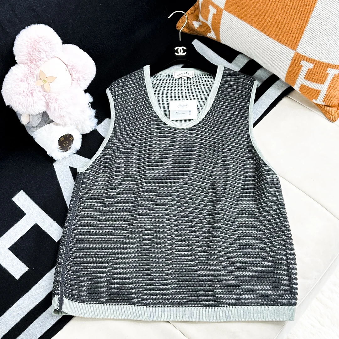 99新 Hermes/爱马仕 M码灰色男士针织无袖背心