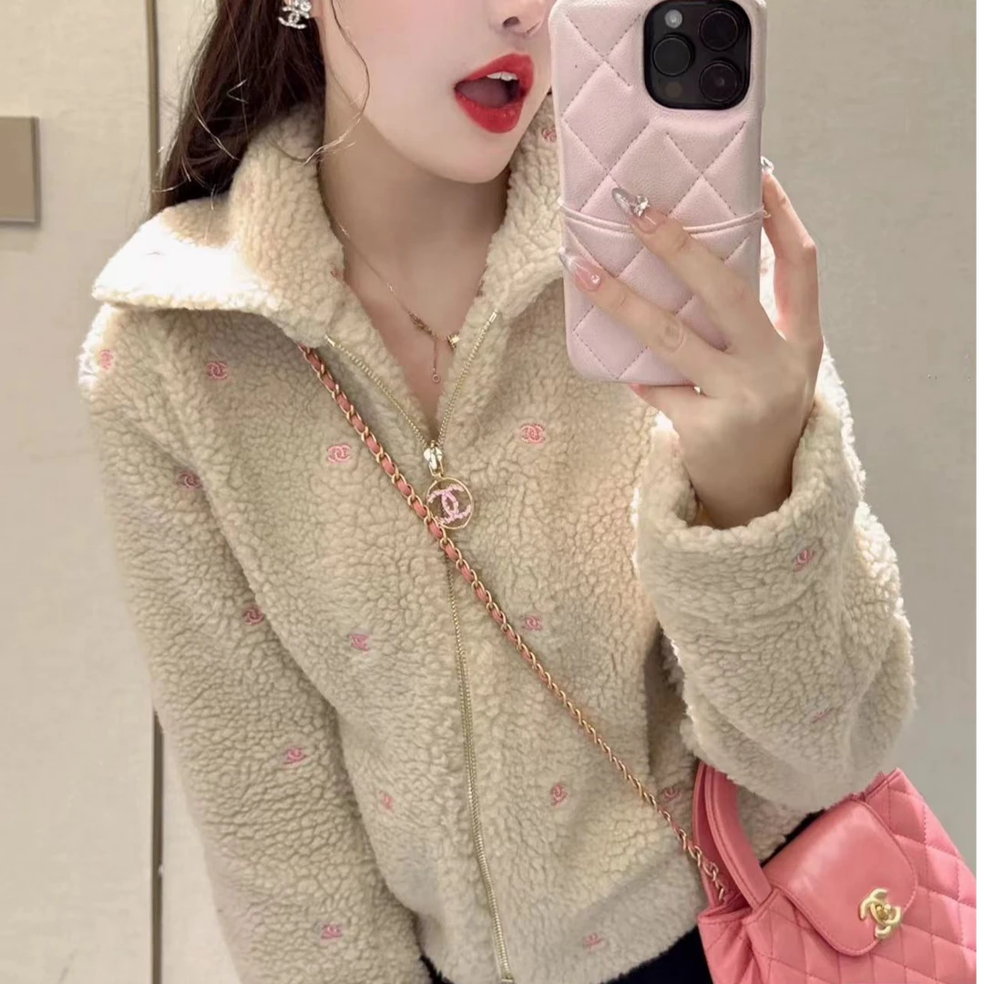 99新 Chanel/香奈儿 40码24C早春粉色小logo奶茶色羊羔毛泰迪外套