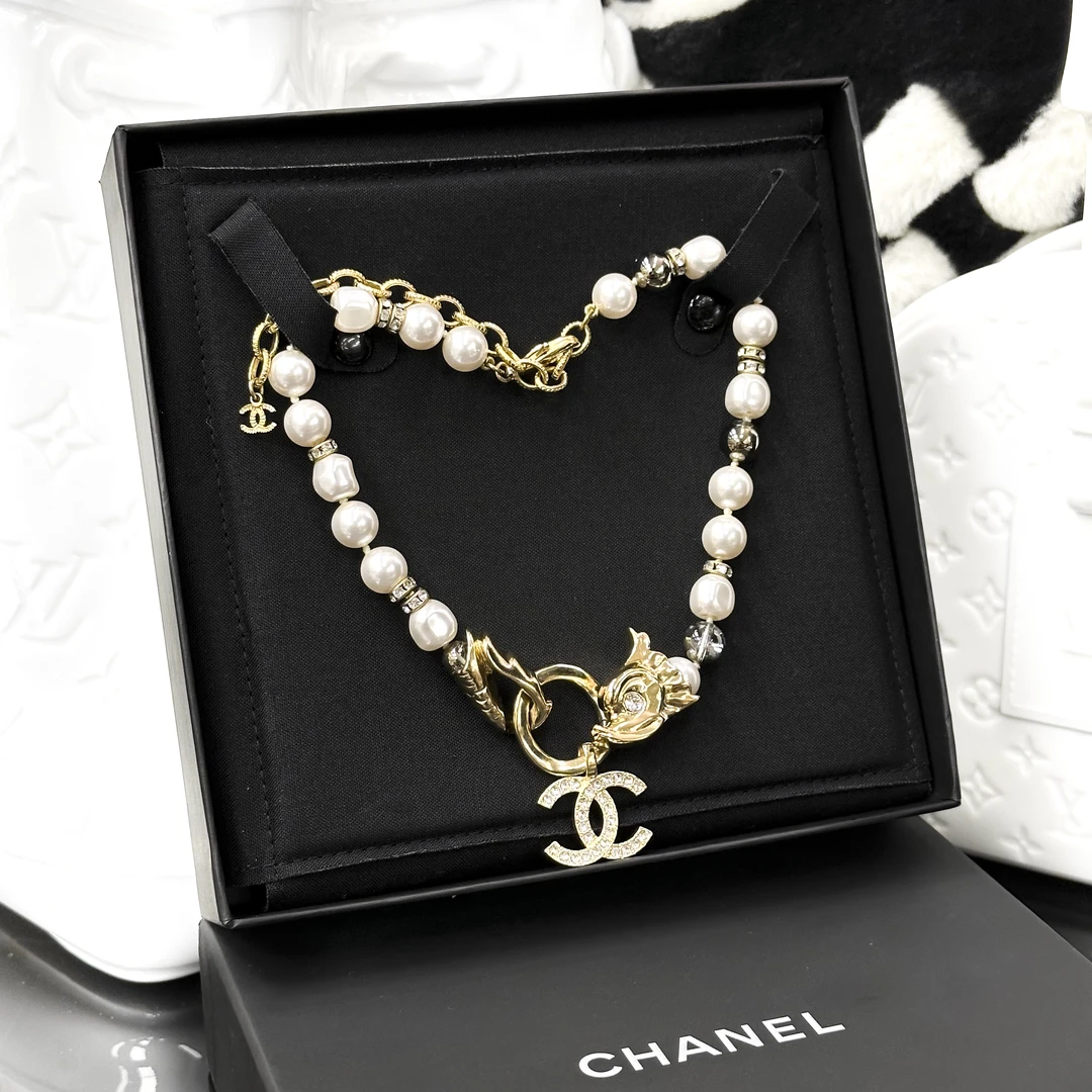 99新 Chanel/香奈儿 23C水钻双C环扣珍珠项链，chocker