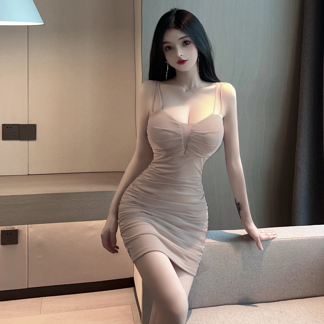 纯欲性感低胸吊带连衣裙女2024新款夜场辣妹蹦迪弹力包臀超短裙子