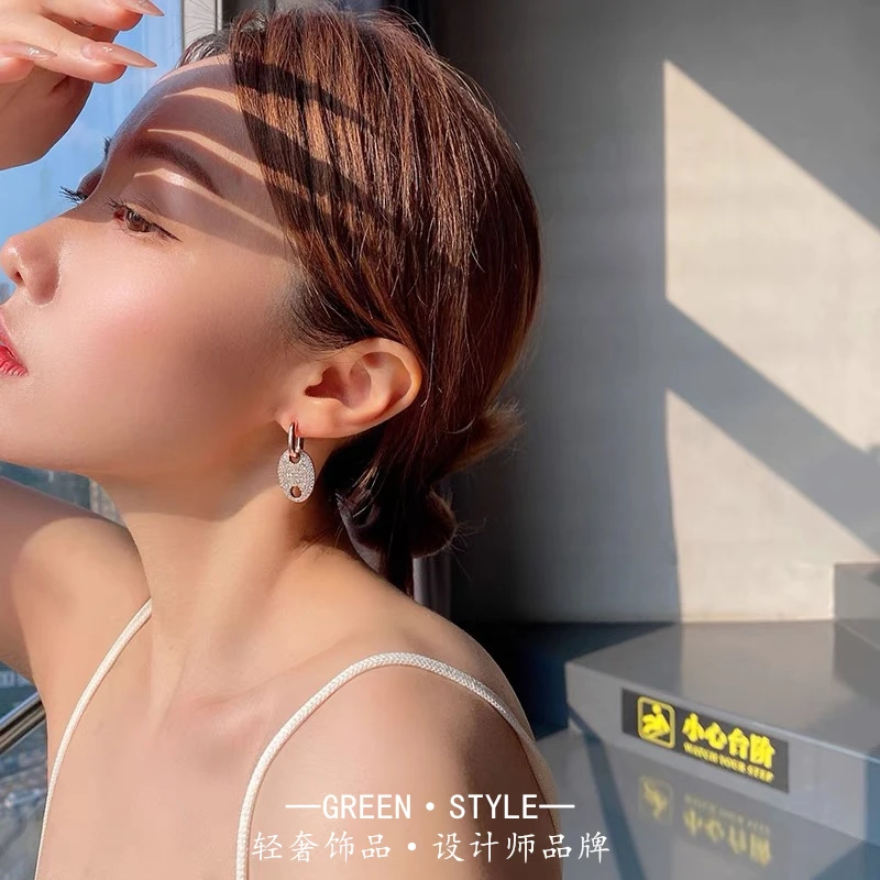 铜合金耳饰 【微镶猪鼻子】韩版轻奢百搭设计师时尚小众耳钉-B110