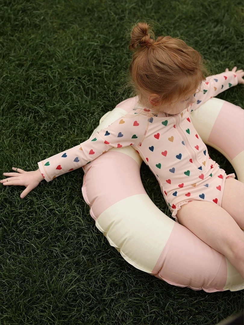 【两个小盆友】夏季女童泳衣粉色爱心游泳连体沙滩中小童泳装302679