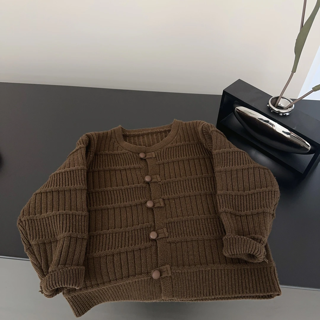 【两个小盆友】2024秋冬季儿童中式中国风纯色盘扣针织开衫毛衣9576