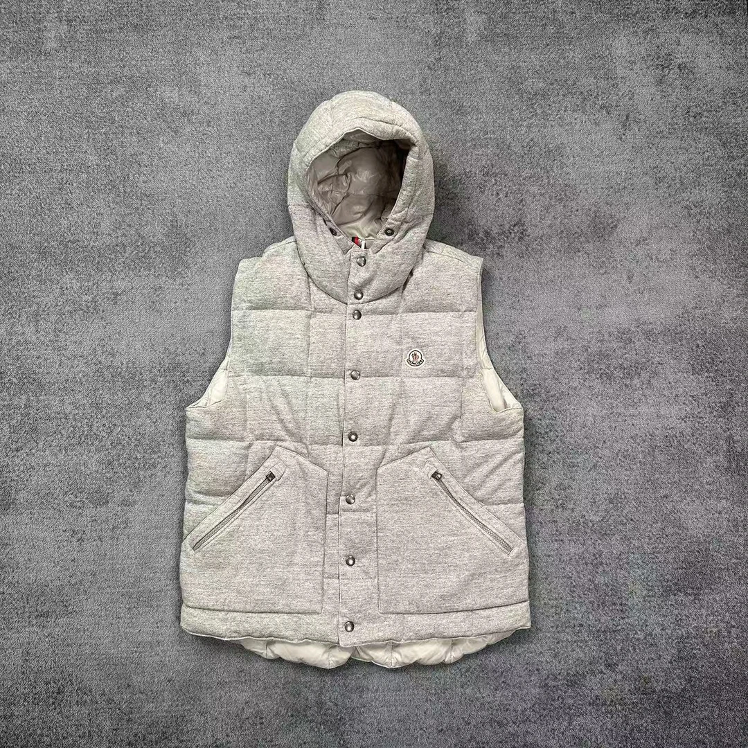 99新 MONCLER 盟可睐/连帽羽绒马甲/40958