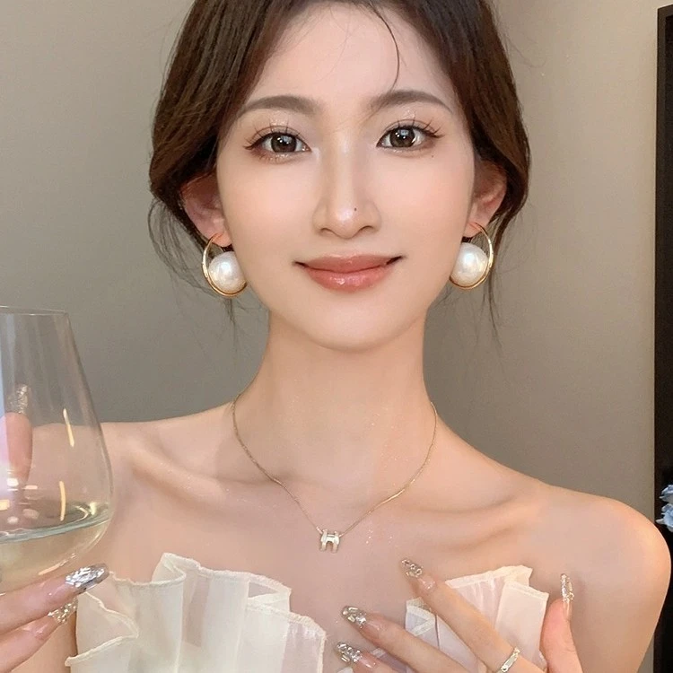合金耳饰 莱茵河畔~大珠珠耳钉女耳环小众简约设计感高级洋气耳坠