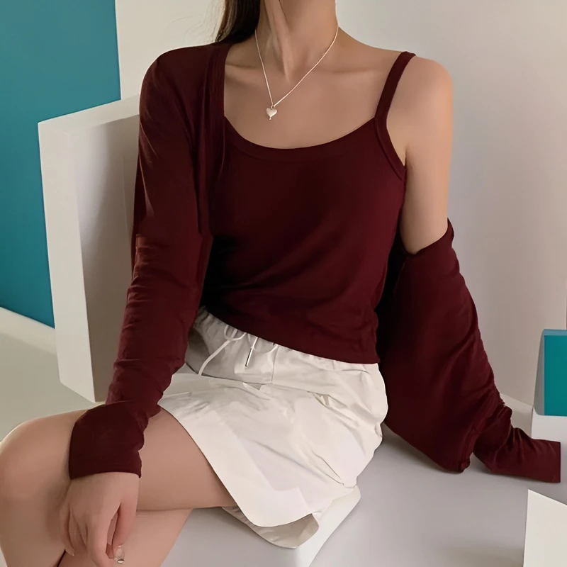 霞姐大码秋季百搭显瘦吊带单排扣开衫两件套