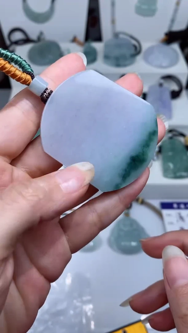 【闪购商品】翡翠颈饰未镶嵌吊坠