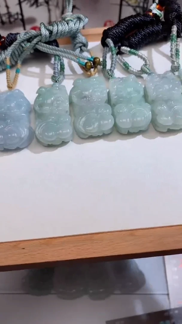 【闪购商品】翡翠颈饰未镶嵌吊坠多样性发其一