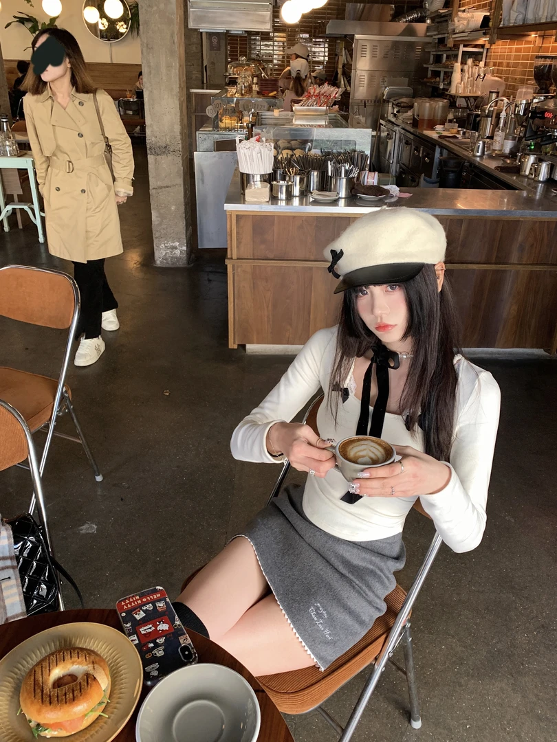 八盖pinky piggy 摇篮曲lullaby 双面绒感蕾丝拼接打底衫内搭上衣