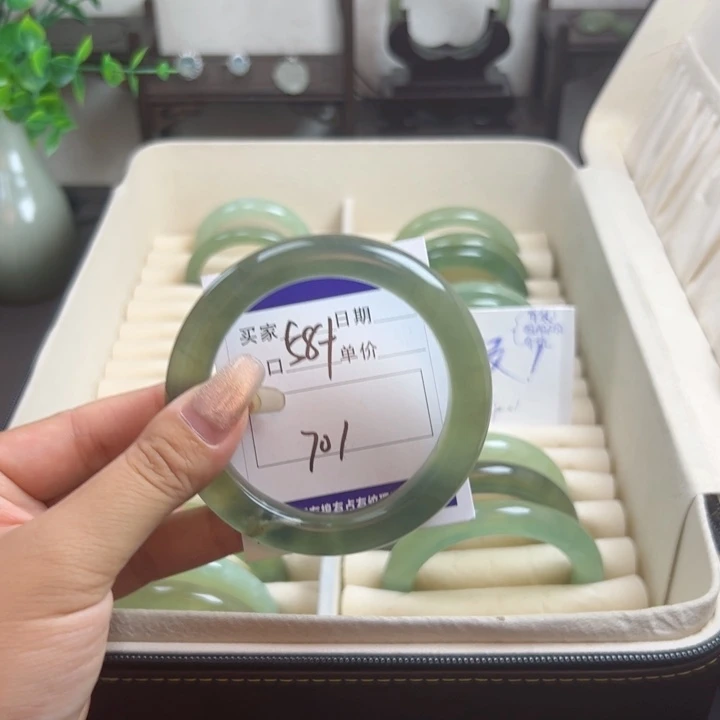 岫玉手镯未镶嵌j h h j kk o o