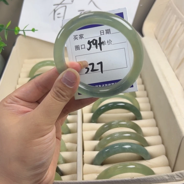 岫玉手镯未镶嵌n j jk oo