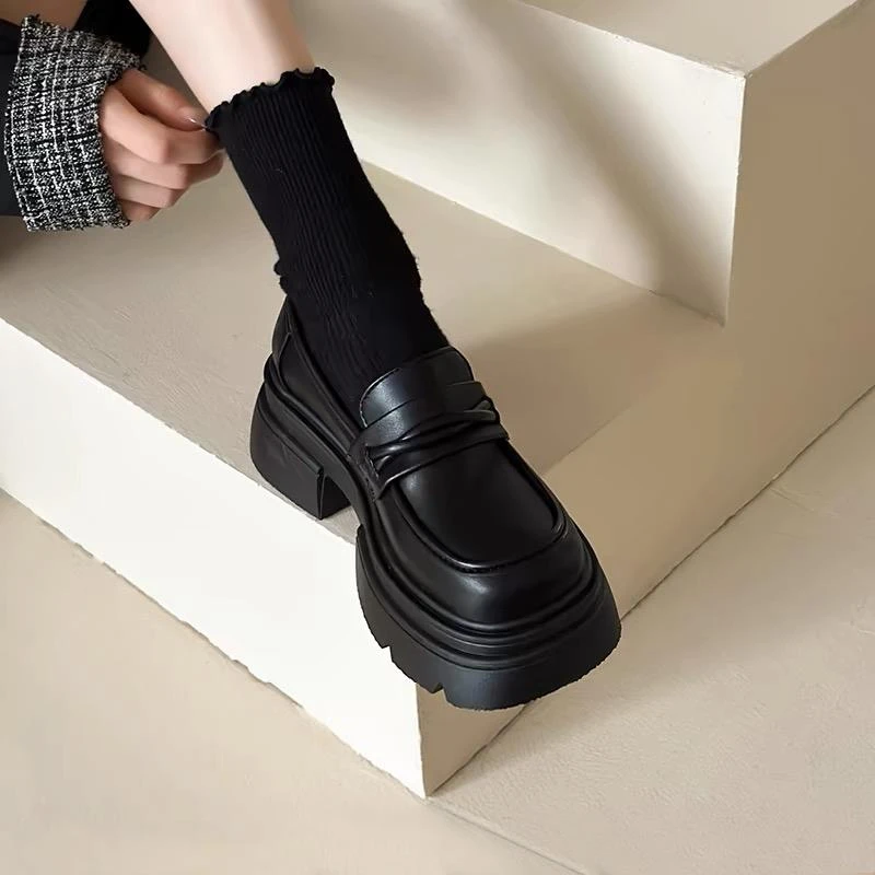 万达撤柜BYY头层牛皮厚底粗跟英伦2025年方圆头乐福鞋黑色百搭鞋.