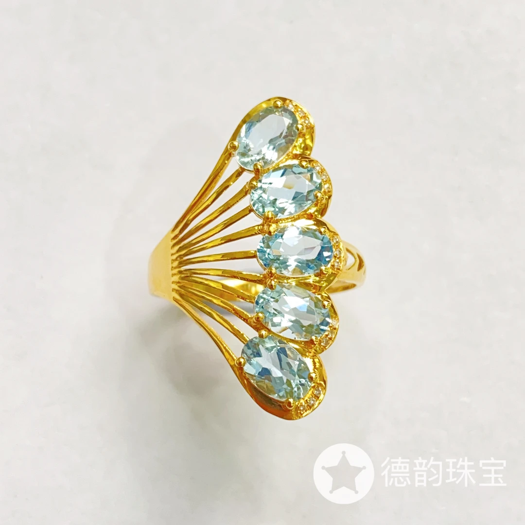 18K金镶嵌海蓝宝石戒指