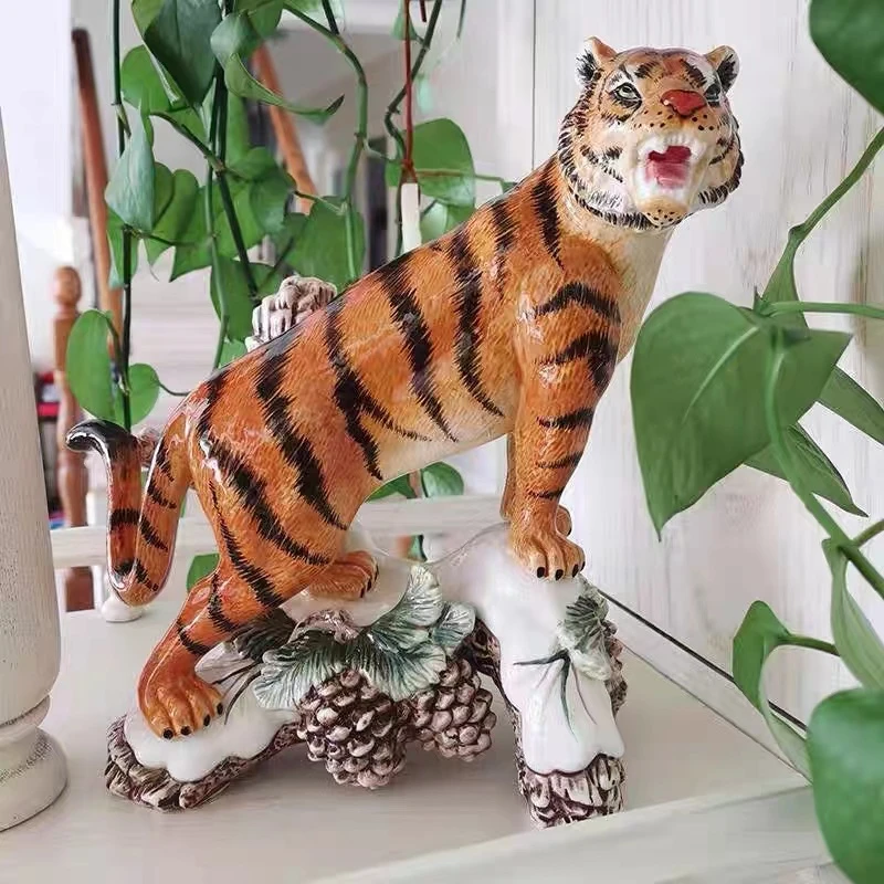 陶瓷老虎摆件猛虎摆设虎年装饰品家居威风属虎生肖虎相玄关电视柜
