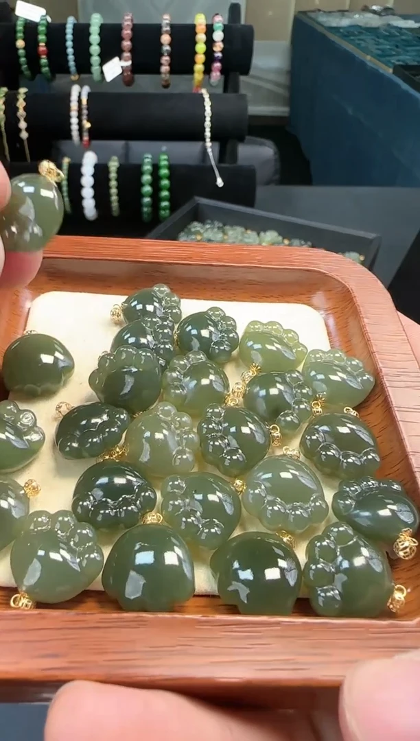 【闪购商品】和田玉颈饰18K金镶嵌猫爪吊坠 多样性发一