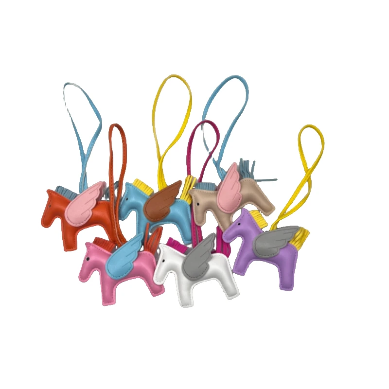 全新未使用  【向太陈岚】小飞马小飞象包包挂饰 颜色随机发出