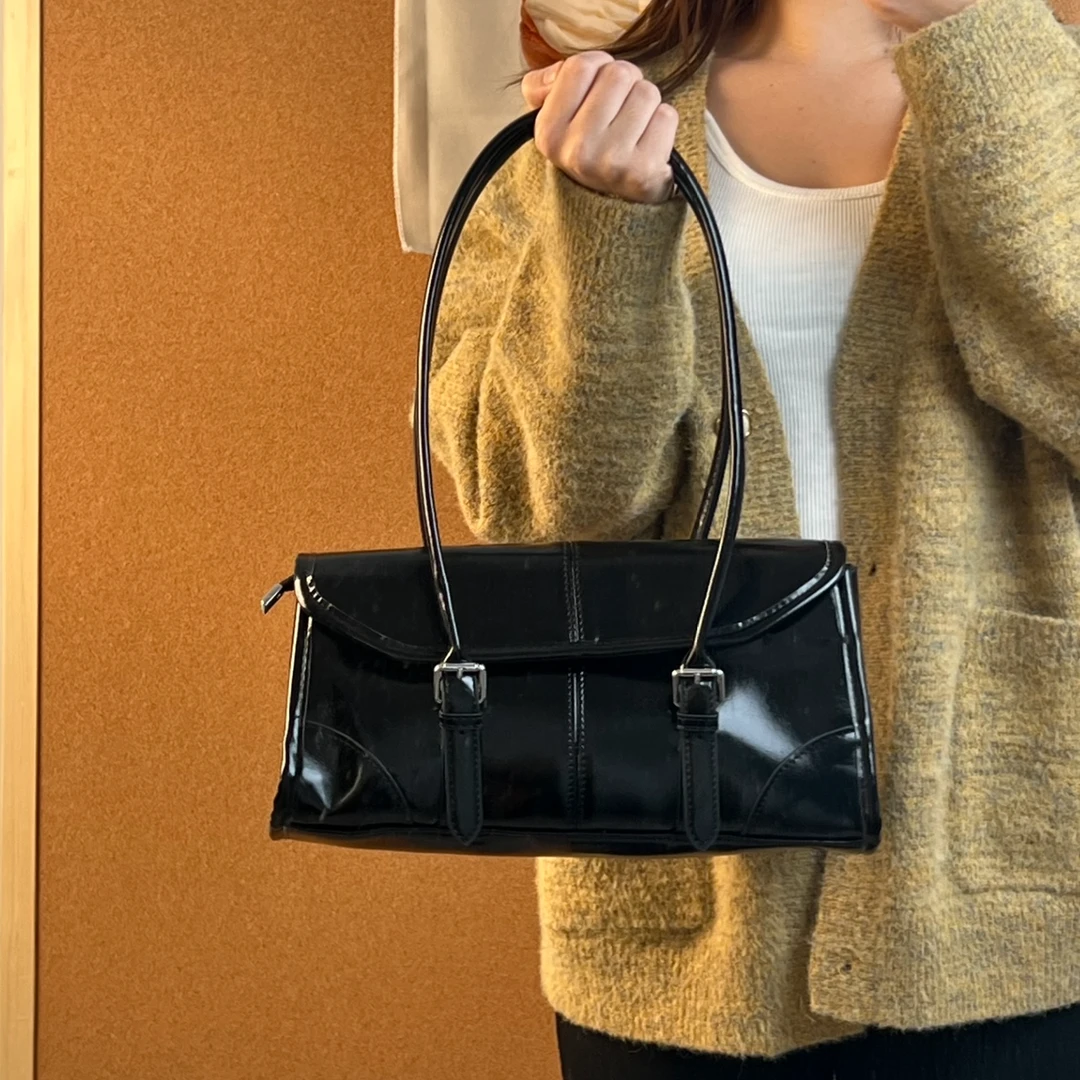 时尚百搭女士黑色漆皮小众腋下秋冬单肩包潮流褶皱