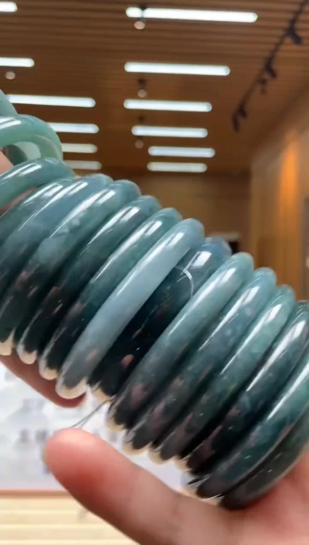 【闪购商品】定制翡翠未镶嵌多样性发货(只发一件)X8