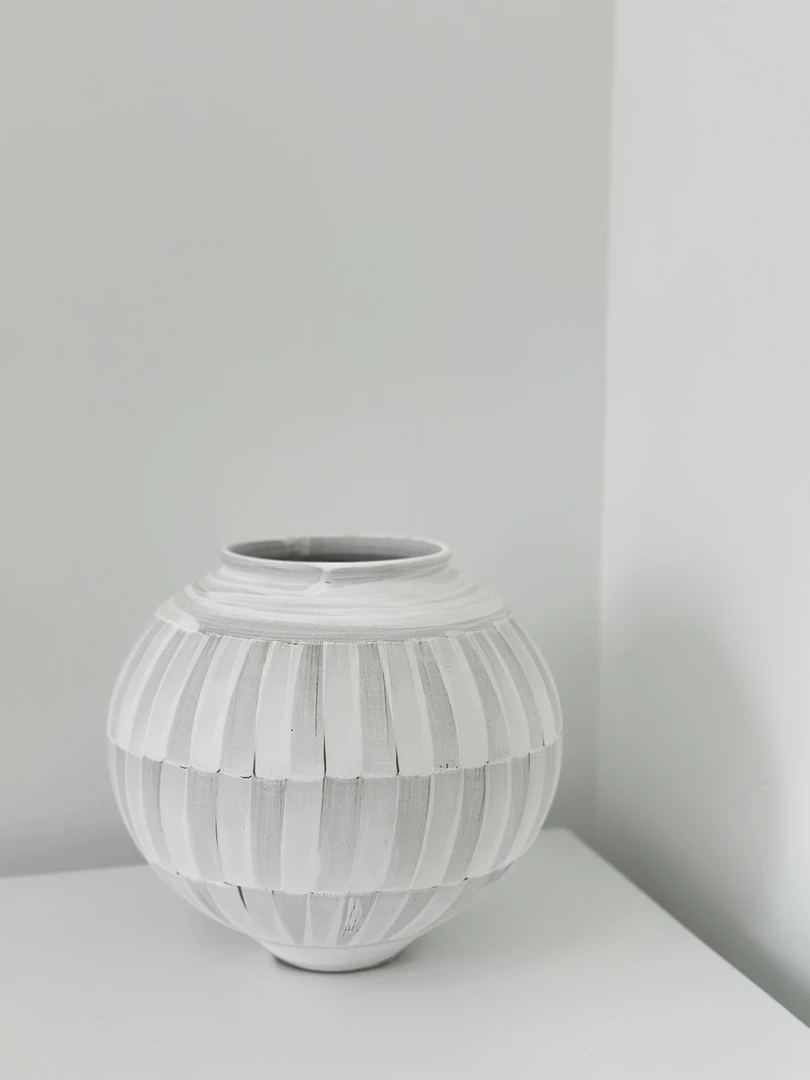 福利款小号竖条纹花器