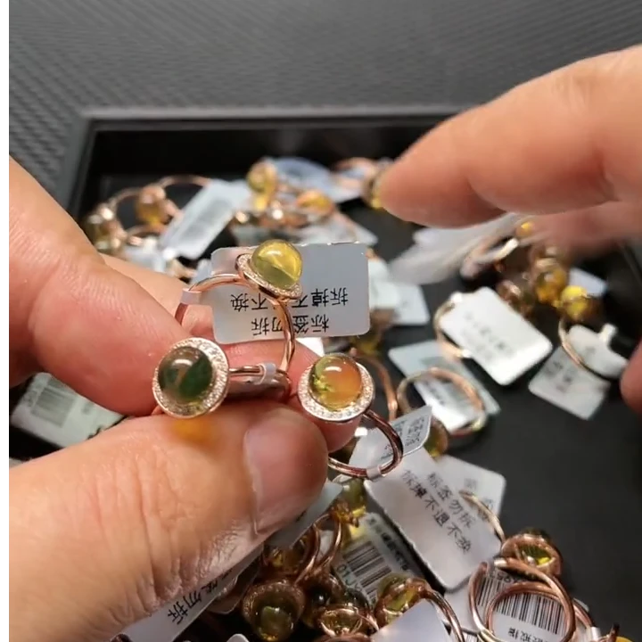 【新疆老郑】925银镶蓝珀戒指 (多样性发1件) 254